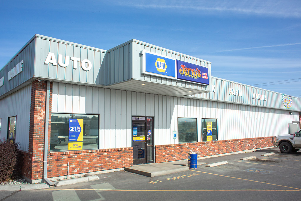 Jerry's Auto Supply store front.